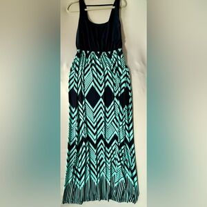 Chevron Patterned Skirt - Black and Green